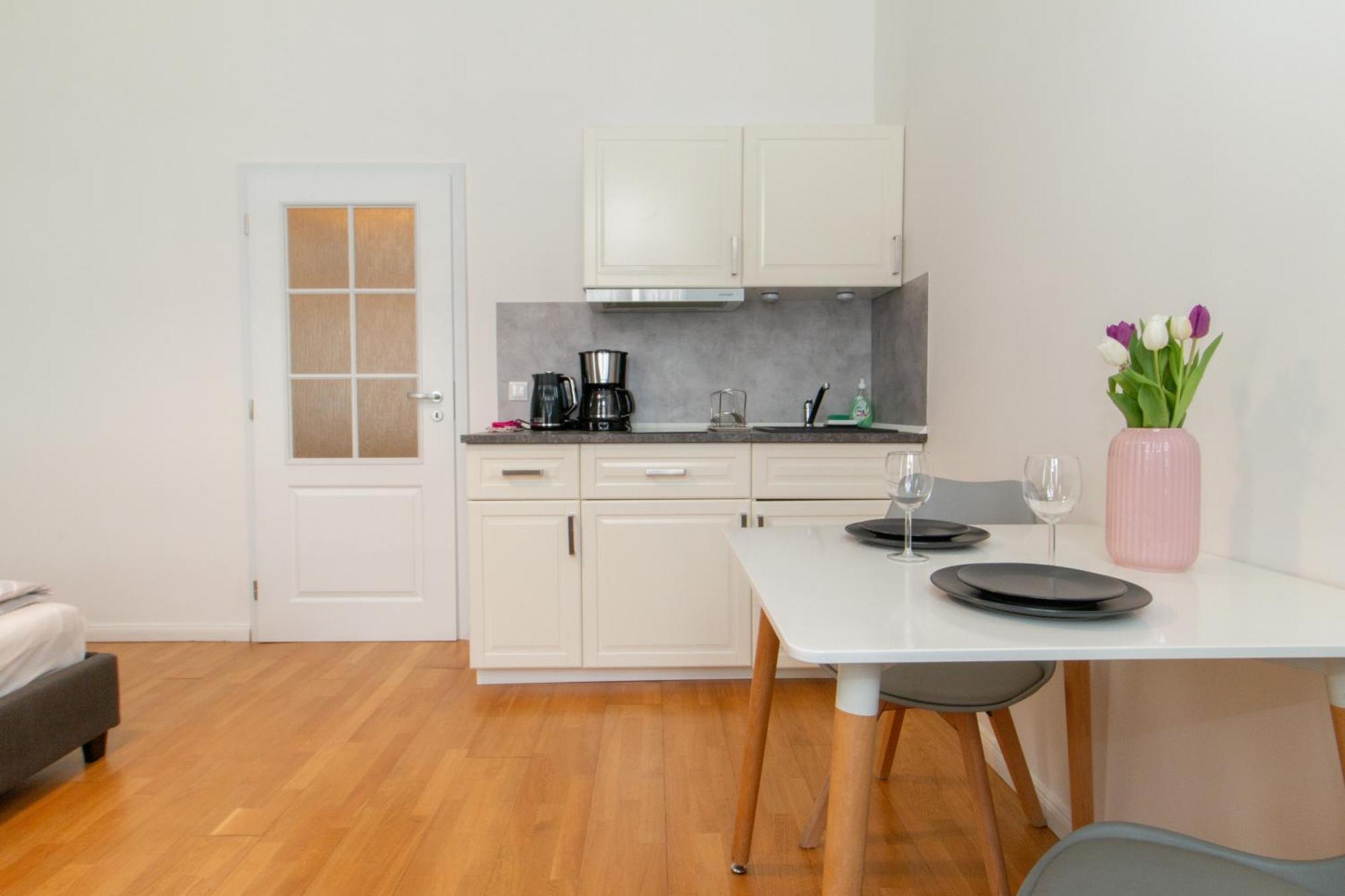 Stay Inn Apartments Stepanska Prága Kültér fotó