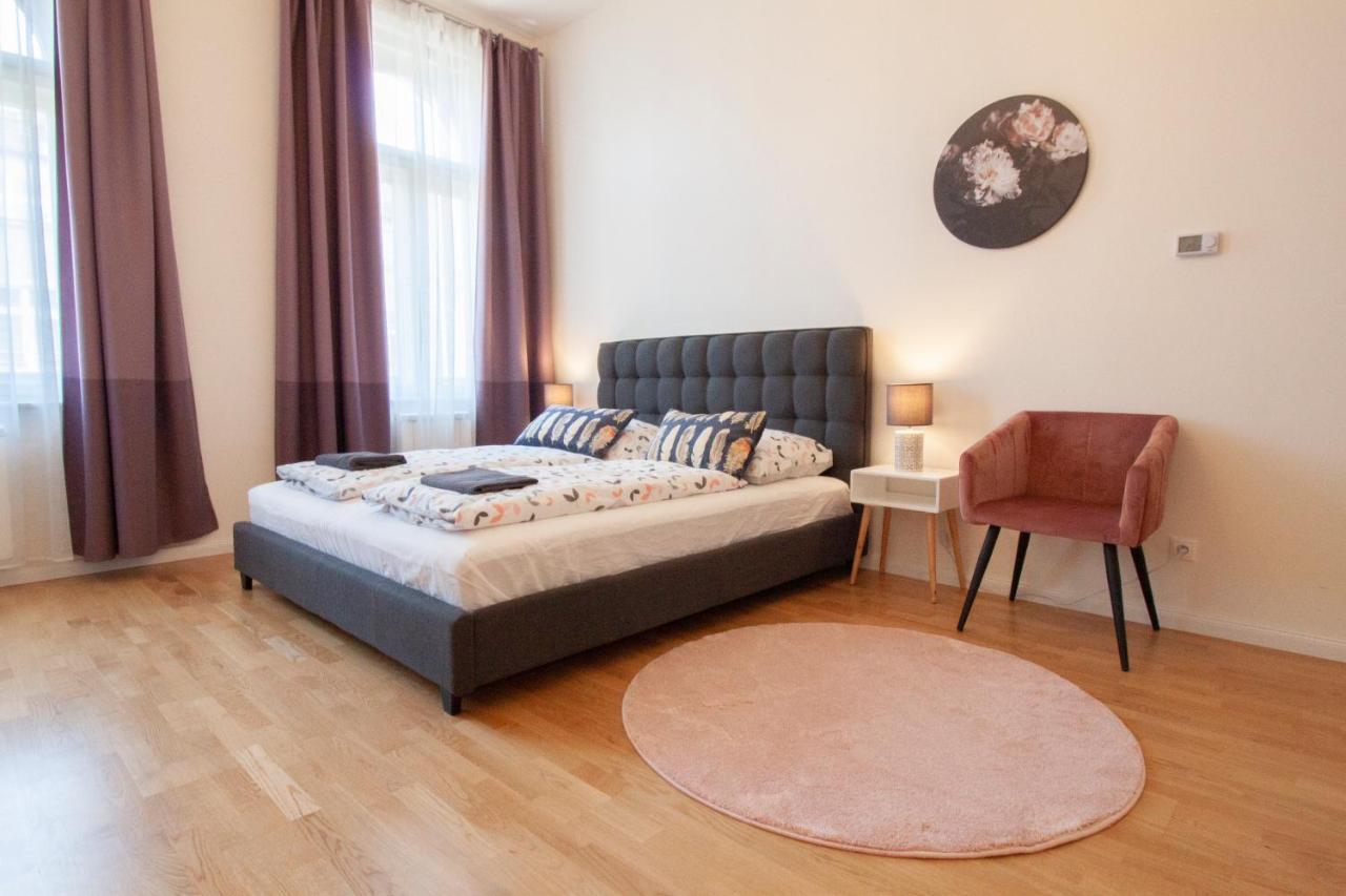 Stay Inn Apartments Stepanska Prága Kültér fotó